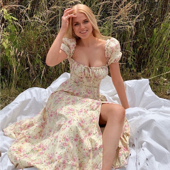 HOUSE OF CB 'Tallulah' Lemon Floral Puff Sleeve Midi Dress - Picture 9 of 16